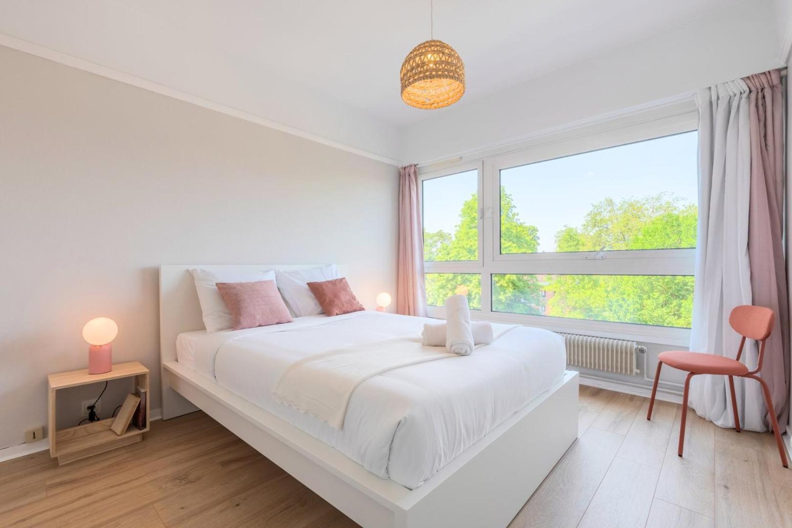 Spacious 3 Bedroom Apartment & Private Parking! Lambersart Exterior photo